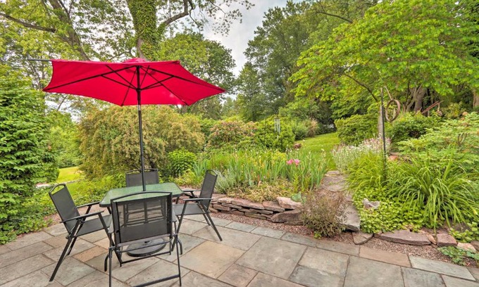 Stockton Haus | Charming Abode with Patio - Walk to Town and River!