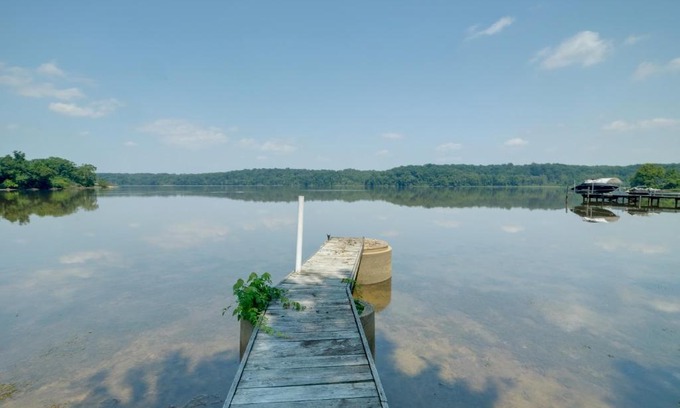 Accokeek Haus | Charming Accokeek Retreat with Private Fishing Pier