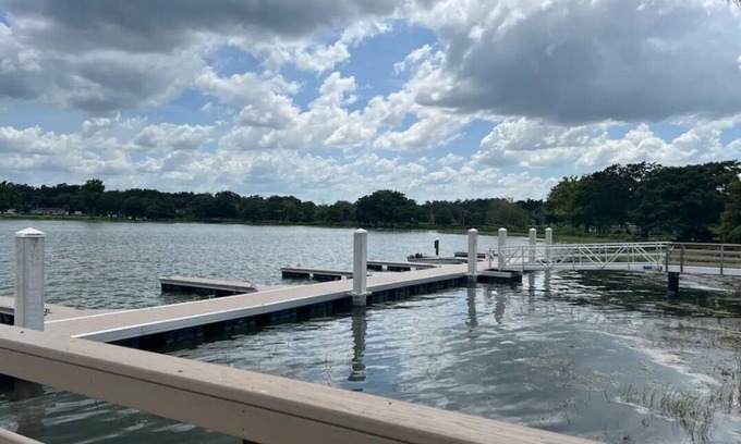 Howey-in-the-Hills Haus | CHARMING ACRES! Cozy RV in Beautiful Howey-in-the-Hills with WiFi, AC