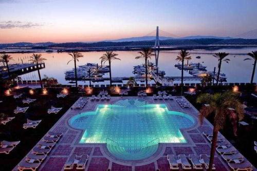 Mexilhoeira da Carregacao Wohnung | Charming Apartment in Estômbar with Private Pool.