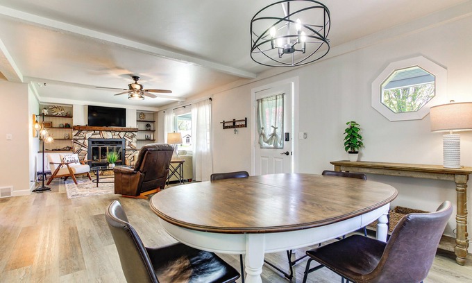 Appleton Haus | Charming Appleton Getaway ~ 3 Mi to Downtown!