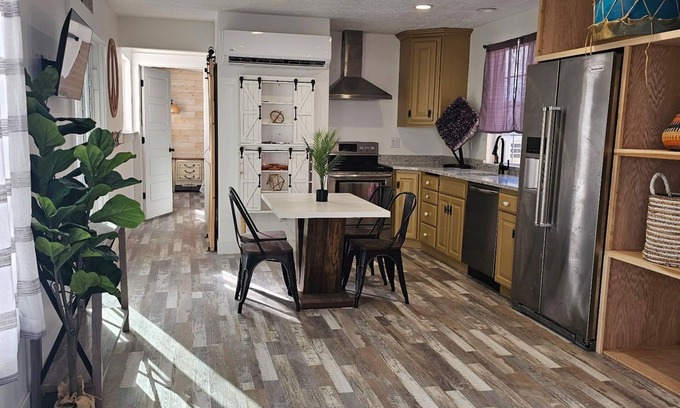 Nephi Haus | Charming barn in Nephi with WiFi and AC - perfect getaway