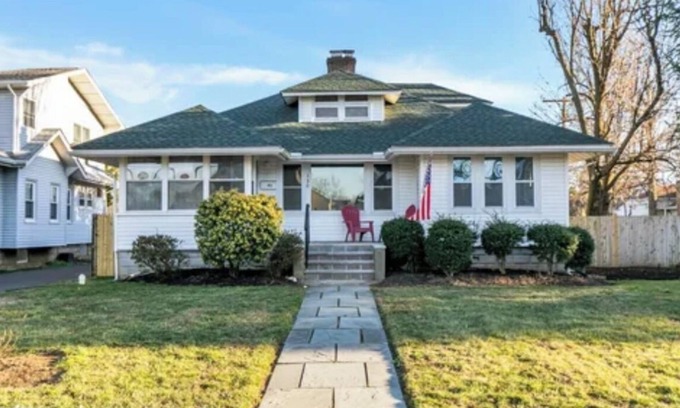 Long Branch Haus | Charming beach house with AC, WiFi in peaceful North End of Long Branch.