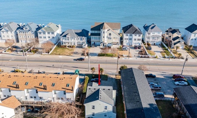 Norfolk Haus | Charming Beachside Duplex: 2 Units -3 Bedrooms-each. Ideal for large families