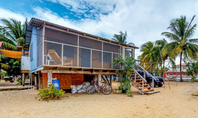 Placencia Kabine | Charmante Cabana mit großer, abgeschirmter Veranda und Hängematte - in Strandnähe!