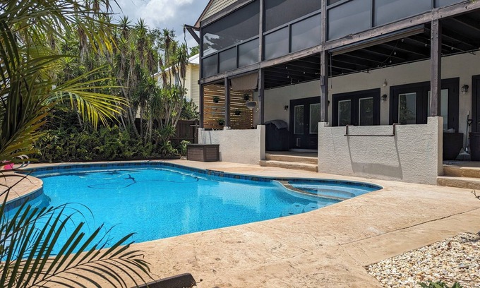 Cocoa Haus | Charming Cocoa Village Getaway