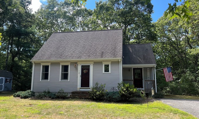 Cataumet Haus | Charming & comfortable 2-bedroom house in Bourne/North Falmouth