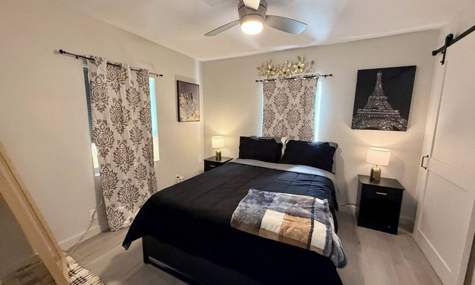 South Middle River Hütte | Charming cottage with AC and WiFi in soothing Fort Lauderdale