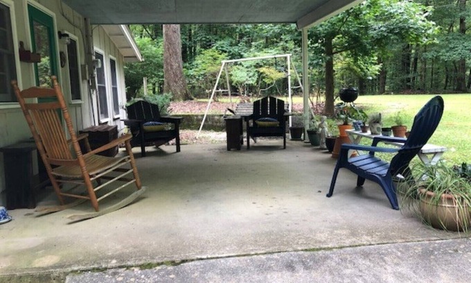 Sewanee Hütte | Charmantes Ferienhaus in waldreicher Umgebung