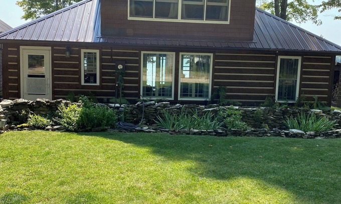 Germfask Hütte | Charming cottage on beautiful South Manistique Lake