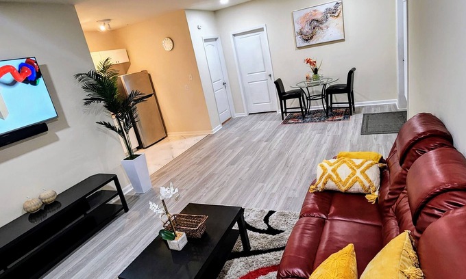 Glenarden Haus | Charming & cozi Basement in a Family-Friendly Lanham Neighborhood, MD.