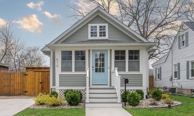 South Haven Haus | Charming, Cozy and Clean