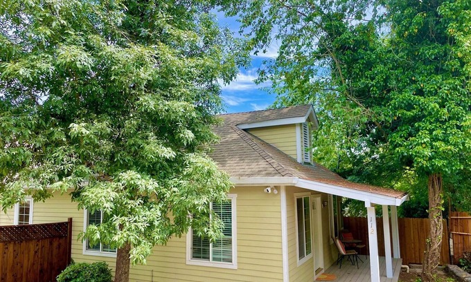 Grass Valley Haus | Charming Downtown Cottage