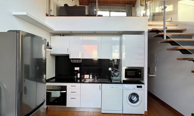 Cacilhas Wohnung | Charming Duplex on Lisbon's River Tejo