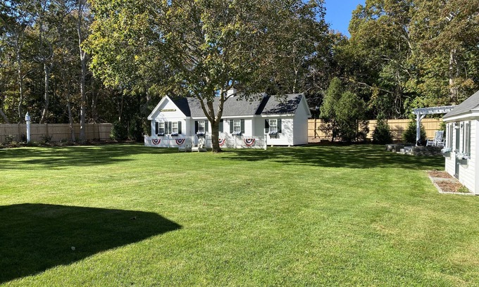 Edgartown Hütte | Charming Edgartown Guesthouse