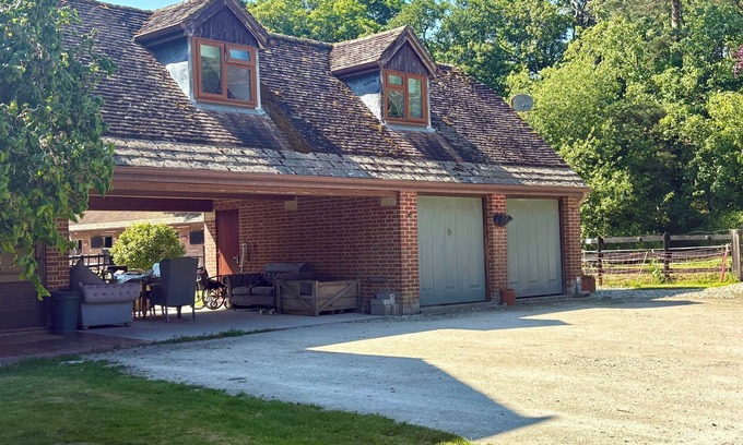 Wareham Wohnung | Charming Farm Stay in Dorset. Cozy Self Catering Apartment with scenic views.