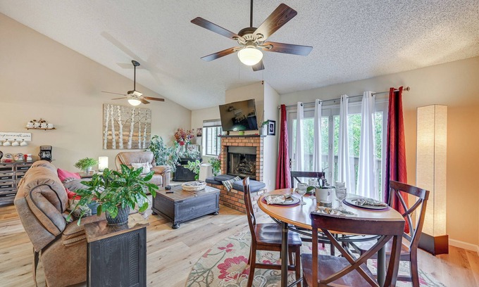 Flagstaff Eigentumswohnung | Charming Flagstaff Condo Near Golfing & Hiking!