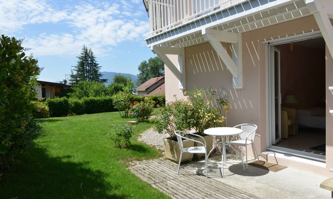 Annecy-le-Vieux Wohnung | Charmantes möbliertes Studio 2, 5 km von Annecy entfernt, Blick auf die Berge in der Nähe des Sees