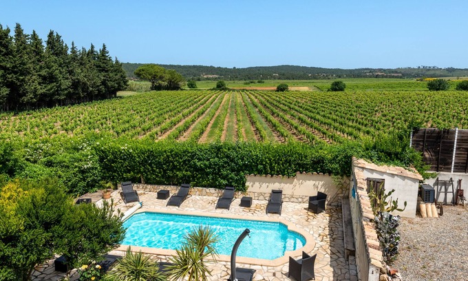 Fabrezan Haus | Charming gite, heated pool, in a winegrowing estate 30 minutes from the sea.