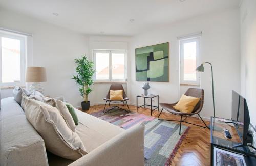 Alfama Wohnung | Charming Graça Flat w Balcony, by TimeCooler