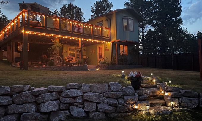 Custer Haus | Charming Hillside Hideaway with great views. NO CLEANING FEE