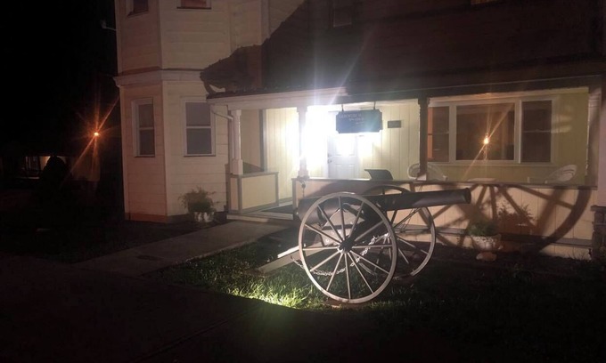 Rowlesburg Haus | Charming home in a historic Civil War town. Families welcome!