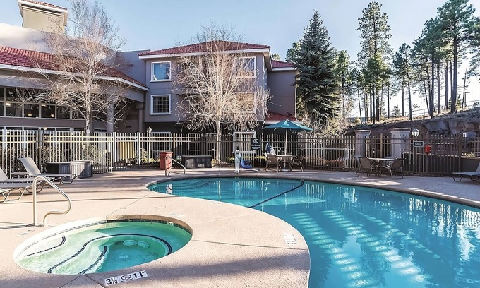 Woodlands Village Hotel | Charming Hotel Room w/ Hot Tub Access & Free Daily Breakfast