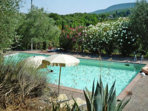 Simignano Wohnung | Charming House in Tuscany with Pool & Views