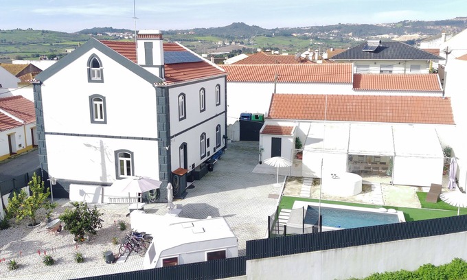 Triana Haus | Charming house w/ pool, 30 min away from the Lisbon airport.