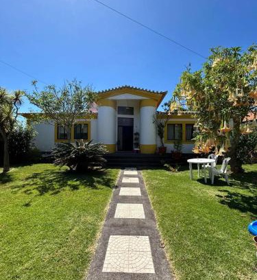 Angra do Heroismo Haus | Charming house with sea view in Angra do Heroísmo
