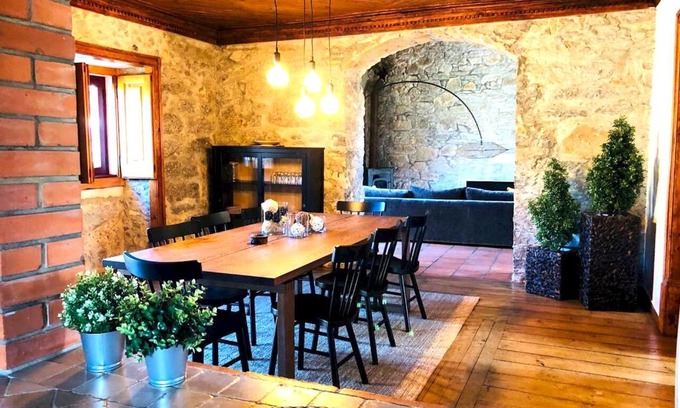 Porto de Mos Haus | Charming House with Private Pool in Porto de Mós