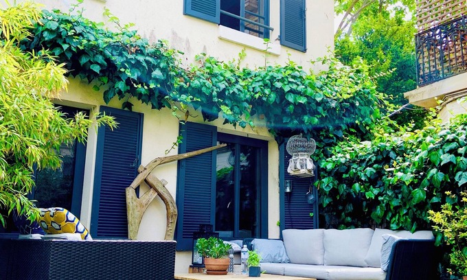 Charonne Kabine | Charming House with Terrace & Garden in Paris