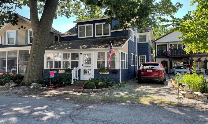 Lakeside Haus | Charming Lakeside OH Cottage mit Seeblick, Schritte zum Park & Shopping