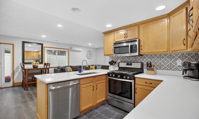 Lake Orion Haus | Charming LO Home - Private 1st Floor, King Bed, Stocked Kitchen w/Fenced Yard