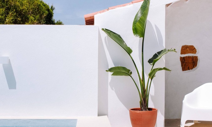 Mafra Haus | Charming loft with private heated* plunge pool and garden + shared swimming pool