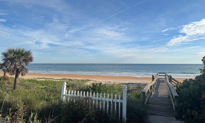 Ormond Beach Hütte | Charming Mako Beach Cottage, 2-bedroom with WiFi, AC in amazing Ormond Beach