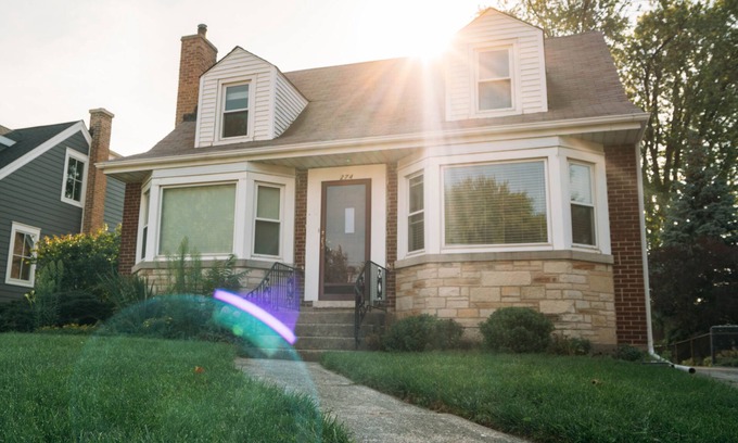 Elmhurst Haus | Charming ModernRetro Home!