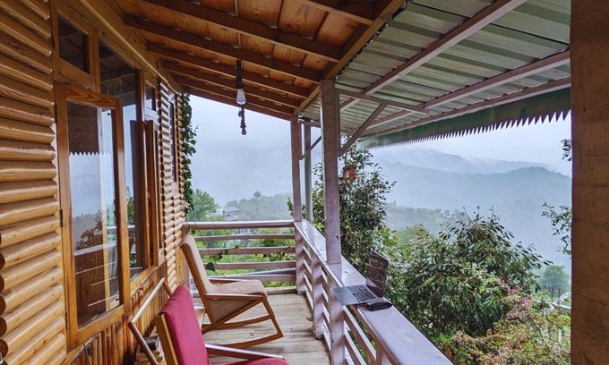 Mukteshwar Hütte | Charming mountain suite in Mukteshwar. Pet-Friendly!