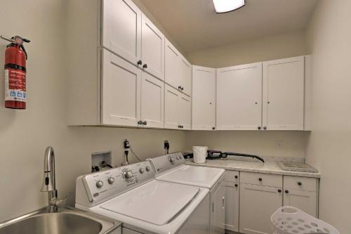 Murphy Haus | Charming Murphy House with Deck and River Views!