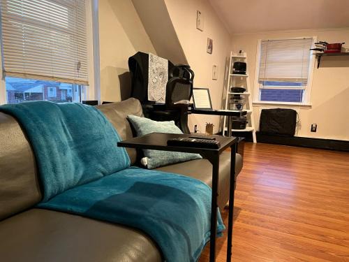 Elmont Wohnung | Charming NYC apt near UBS and Belmont Park Village