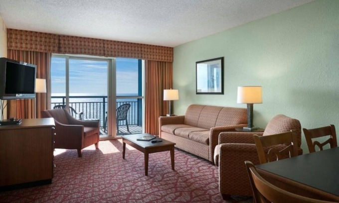 Downtown Myrtle Beach Eigentumswohnung | Charming Oceanfront One Bdrm Condo: MB Boardwalk
