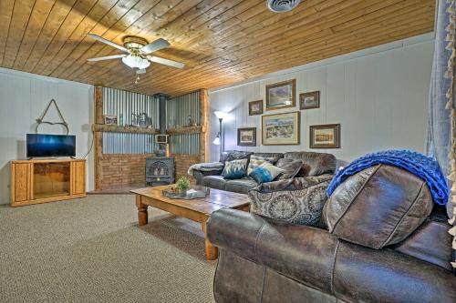 Pioche Wohnung | Charming Pioche Apartment on Main St Near Hiking!