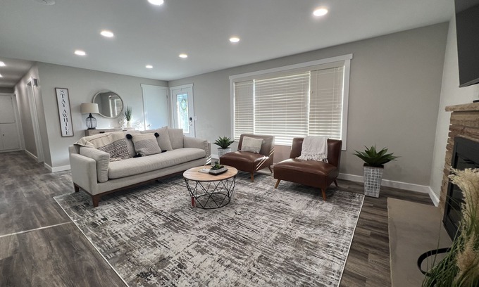 Millcreek Haus | Charming Remodeled 5BR w/ Game Room, Fast Wi-Fi, & Great Salt Lake Location