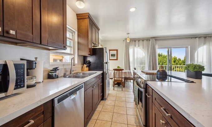 Middletown Eigentumswohnung | Charming Retreat On West Quince Street 2 Bedroom Condo by RedAwning