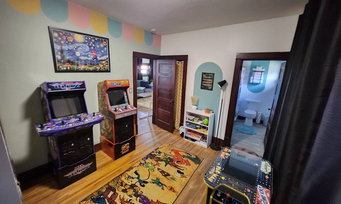 Le Mars Haus | Charming retro 3-bedroom retreat in Le Mars w/ Game Room