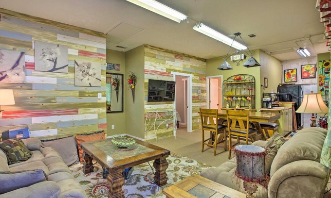 Rowlett Haus | Charming Rowlett Guest Cottage Walk Downtown