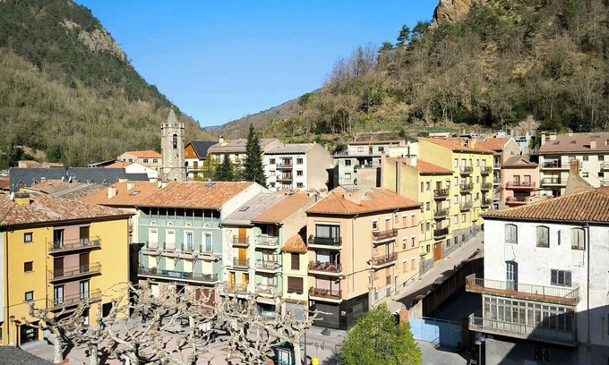Ribes De Freser Wohnung | Encantador ático dúplex rústico
