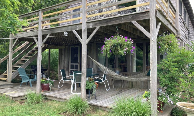 Chilmark Hütte | Charming Rustic Cottage