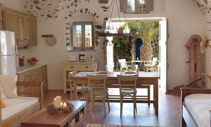 Exo Gonia Villa | Charming Santorini Villa | Pori House | 1 Bedroom | Rustic & Traditional Interior | Exo Gonia