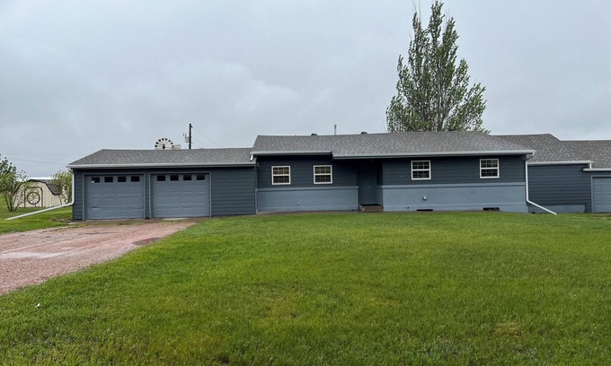 Caputa Haus | Charming Small-Town Getaway in New Underwood